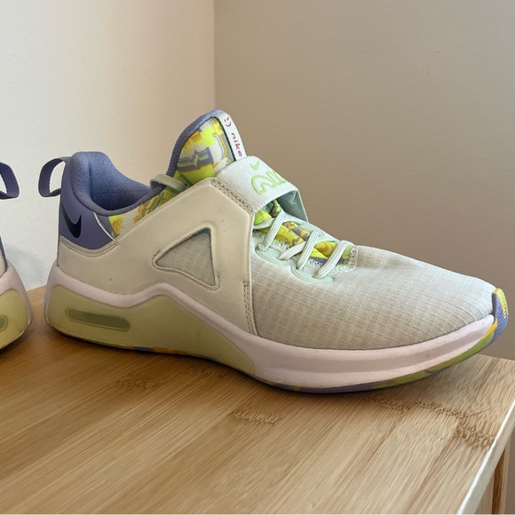 NIKE Women’s AIR MAX Bella TR 5 PRM Sneaker, Size 7 - Picture 9 of 12